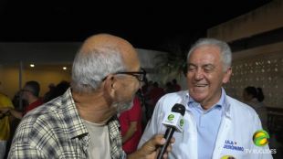  Ribeira do Pombal: Otto Alencar discute problemas da regi�o com os jovens e canta m�sica de Belchior